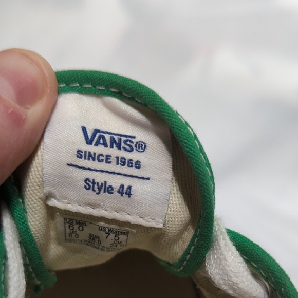 Vans Green Style 44 Sneakers with Colorful Heart Accents M 6, Very Cool!!! - Picture 8 of 16